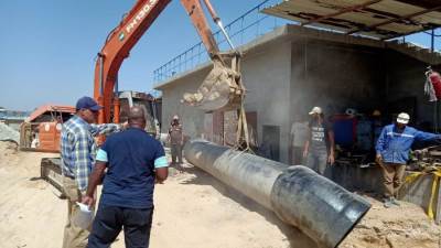 رئيس جهاز "النوبارية الجديدة" يتفقد سير العمل بتوسعات محطة معالجة الصرف الصحي