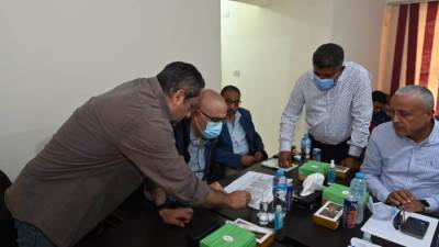 وزير الإسكان يشدد على الإسراع بمعدلات تنفيذ المشروعات  وتكثيف العمالة والمعدات. والعمل على مدار الساعة