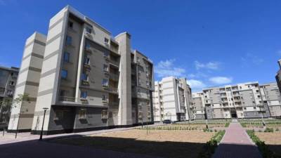 الجزار يتفقد المشروعات السكنية.. ويلتقى شركات المقاولات العاملة بمدينة المنصورة الجديدة