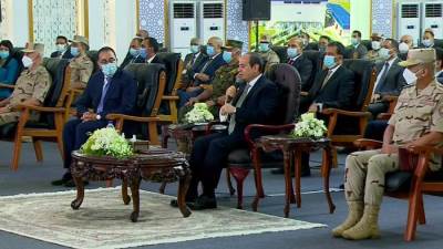 السيسي: سنواجه التعديات على الأراضي الزراعية والموارد المائية بالقانون