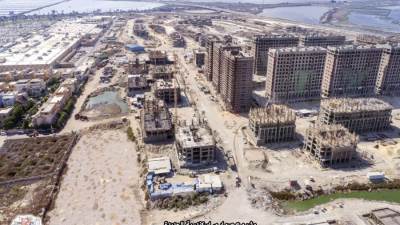 وزير الإسكان يتابع الموقف التنفيذي لمشروعات التجمع العمراني بغرب كارفور بالإسكندرية