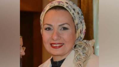 تكريم رئيس الاتصال المؤسسي بالمصرف المتحد في مؤتمر مصر بوابة الاستثمارات لإفريقيا