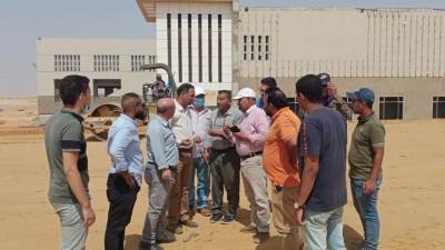 رئيس جهاز بدر يتابع أعمال الطرق والمرافق لمحطات القطار الكهربائي السريع بالمدينة