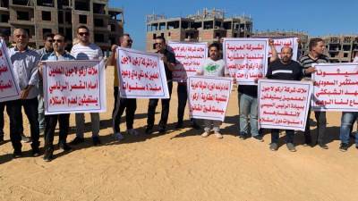 بالصور والفيديو.. وقفة احتجاجية للحاجزين بمشروع أركو لاجون بالساحل الشمالي ضد شركة أركو- Arco