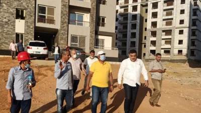 مسئولو الإسكان يتفقدون سير العمل بمدينة «ملوى الجديدة»