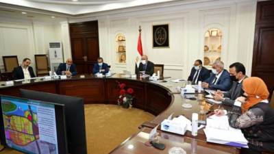 وزير الإسكان يستعرض البدائل المقترحة لمشروع إعادة تخطيط وتطوير المدخل الجنوبى لمدينة الجيزة