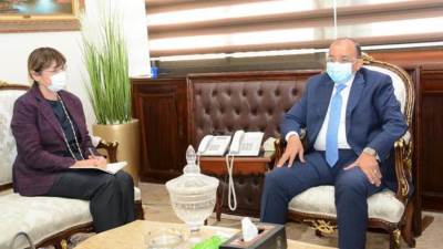 وزير التنمية المحلية يبحث مع المنسق المقيم للأمم المتحدة برنامج تطوير الريف المصري " حياة كريمة "