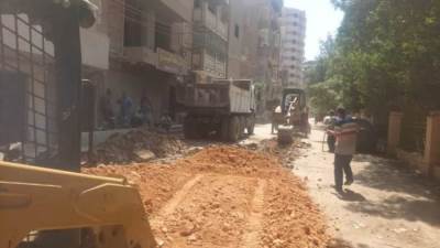 محافظ أسيوط: البدء في تسوية وتهميد الشوارع بحي غرب تمهيدًا لرصفها