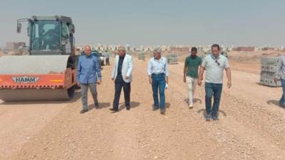 مسئولو "الإسكان" يتابعون أعمال الطرق المؤدية لمحطات القطار الكهربائى و"سكن لكل المصريين" بالعاشر من رمضان