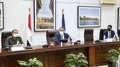 العناني يتابع آخر أعمال تطوير خدمات الزائرين في عدد من المواقع الأثرية والمتاحف.