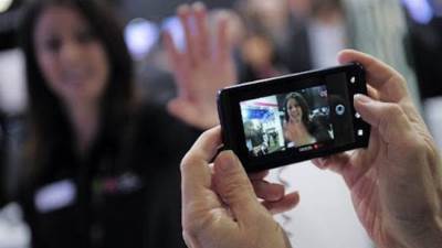 استشاري تشريعات: الحبس 5 سنوات عقوبة التصوير والتسجيل بدون إذن