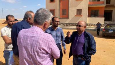 رئيس جهاز اكتوبر الجديدة يتفقد مشروعات منطقة غرب المطار ، نواة التنمية بقلب المدينة الجديدة 