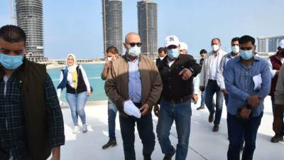 جولة لوزير الإسكان فى العلمين الجديدة وتعليمات بتكثيف العمالة والالتزام بالبرامج الزمنية لإنهاء المشروعات السكنية 