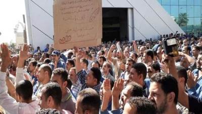 وزير سابق يناشد السيسي بالجلوس مع عمال المصانع والاستماع لشكواهم 