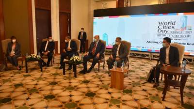 رئيس الشركة القابضة يشارك فى فعاليات اليوم العالمى للمدن بالأقصر .