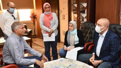 وزير الإسكان يعقد اجتماعا مساء اليوم بمقر جهاز مدينة القاهرة الجديدة لمتابعة الموقف التنفيذى لمشروعات الطرق والمحاور