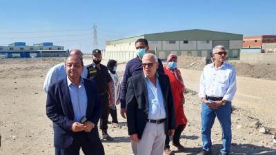 محافظ بورسعيد : استمرار أعمال رصف ورفع كفاءة الطرق بالمنطقة الصناعية جنوب بورسعيد 