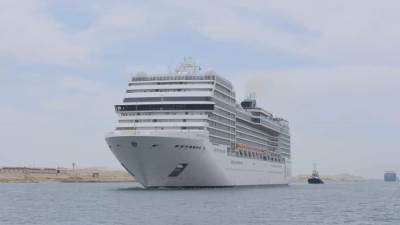 هيئة قناة السويس : "زيادة رسوم العبور لجميع أنواع السفن العابرة للقناة بنسبة ٦% خلال عام ٢٠٢٢ وتثبيت الرسوم لسفن الغاز الطبيعي المسال والسفن السياحية فقط"