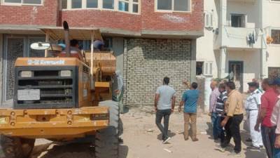 بالصور ..حملات لإزالة مخالفات تغيير النشاط  للمحال والوحدات السكنية بمدينتى الشيخ زايد والعاشر من رمضان