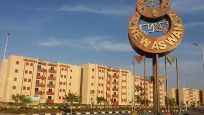 وزير الإسكان يتابع الموقف التنفيذى للمشروعات السكنية والخدمية الجارى تنفيذها بمدينة أسوان الجديدة