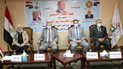 وزير القوى العاملة:الدولة  تسعى حاليا للارتقاء بقيمة وقدر العامل المصري 