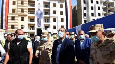 رئيس الوزراء يتفقد وحدات المبادرة الرئاسية " سكن لكل المصريين" بالسويس