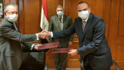 وزير قطاع الأعمال:تصنيع أول نموذج "ميكروباص" كهربائي خلال عام بنسبة 80% مكون محلي 