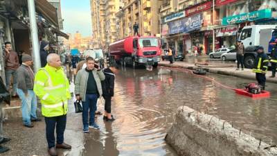 مياه البحيرة: استمرار حالة التأهب وتتابع أعمال سحب المياه.