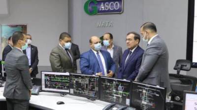 وزير البترول يتفقد مركز التحكم بالشبكة القومية للغاز الطبيعى