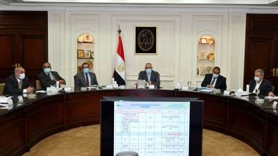 وزير الإسكان يتابع جهود قطاع المرافق فى التنسيق مع المحافظات للتعامل مع مياه الأمطار