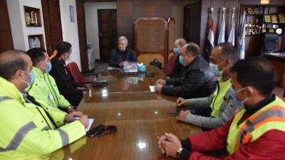 رئيس القابضة للمياه يلتقي قيادات الصرف الصحى بالأسكندرية لمواجهة تداعيات التقلبات الجوية