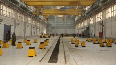 وزير النقل يزور ورش «إيرماس» لصيانة جرارات السكك الحديدية