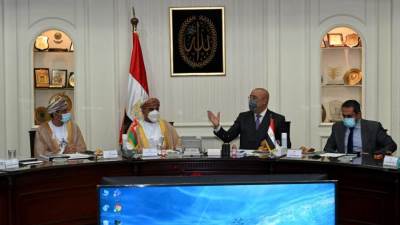 وزير الإسكان يلتقي نظيرة العماني ويستعرض الطفرة العمرانية في مصر