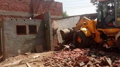 محافظة الجيزة تزيل العقارات المتعارضة مع مسار محور الفريق كمال عامر