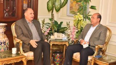 محافظ أسيوط يلتقى رئيس الجهاز المركزي للتعمير لمناقشة مشروعات حياة كريمة بأسيوط