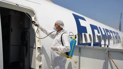 وزير الطيران : تكثيف الإجراءات الاحترازية وعمليات التعقيم بمطار القاهرة لمواجهة كورونا ومتحوراته