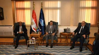  أسامة ربيع: 6 مليارات دولار إيرادات قناة السويس من يناير حتى ديسمبر 