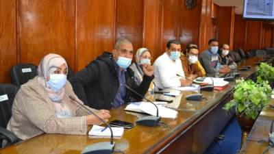 محافظ السويس يتابع  إجراءات اللجان لاستئناف اعمال البناء بالمحافظة 