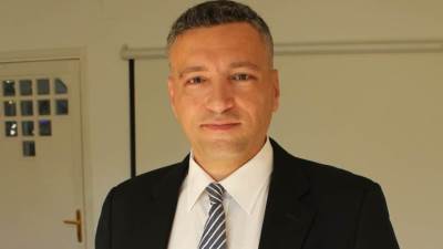 خبير اقتصادى مشيدا بجهود الرئيس السيسي : الدولة أنفقت 350 مليار جنيه علي تنمية صعيد مصر