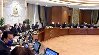 رئيس الوزراء يترأس أول اجتماع للحكومة بكامل هيئتها فى مقر مجلس الوزراء بالعاصمة الإدارية الجديدة