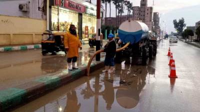 غرفة عمليات القابضة للمياه: متابعة مستمرة للتعامل مع تجمعات الأمطار