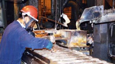 اتحاد المستثمرين: ربط الأجر بالإنتاج يضبط العلاقة بين العامل وصاحب العمل  