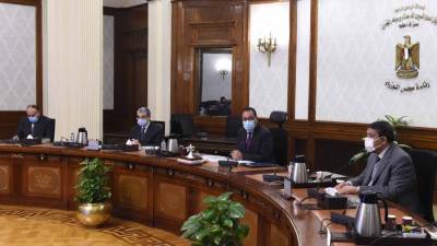 رئيس الوزراء يتابع موقف إدارة وتشغيل شبكتي نقل وتوزيع الكهرباء في العاصمة الإدارية الجديدة