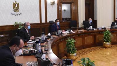 على مكتب «رئيس الوزراء».. «مدبولي» يستعرض ملف المشروعات بـ«الريف المصري»