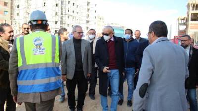 قيادات «هيئة المجتمعات العمرانية» يتفقدون مشروعات مدينة العبور الجديدة