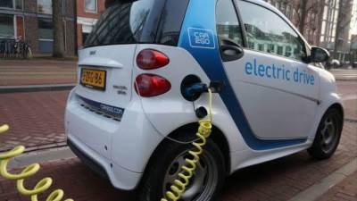 جمعية «رجال الأعمال»: اتفاقية مع كوريا الجنوبية للتعاون في صناعة السيارات الكهربائية