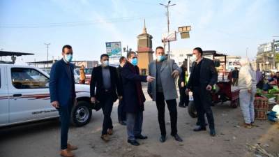 لتراكم المخلفات وتعطل المعدات.. إيقاف مسئولين عن العمل في جولة محافظ الغربية