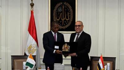 «الجزار» يشرح تجربة مصر في تطوير العشوائيات والمدن الجديدة لـ«كوت ديفوار»
