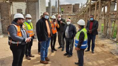 رئيس فريق برامج دعم قطاع مياه الشرب والصرف الصحى بالوكالة الأمريكية يتفقد مشروع «الشوكا» بسوهاج