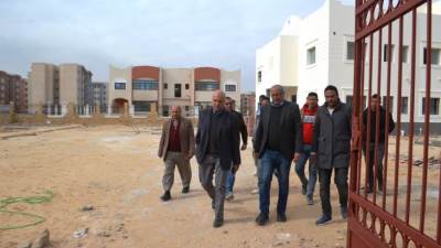 رئيس «العاشر من رمضان» يتفقد مشروعات الإسكان بـ«الأندلس»